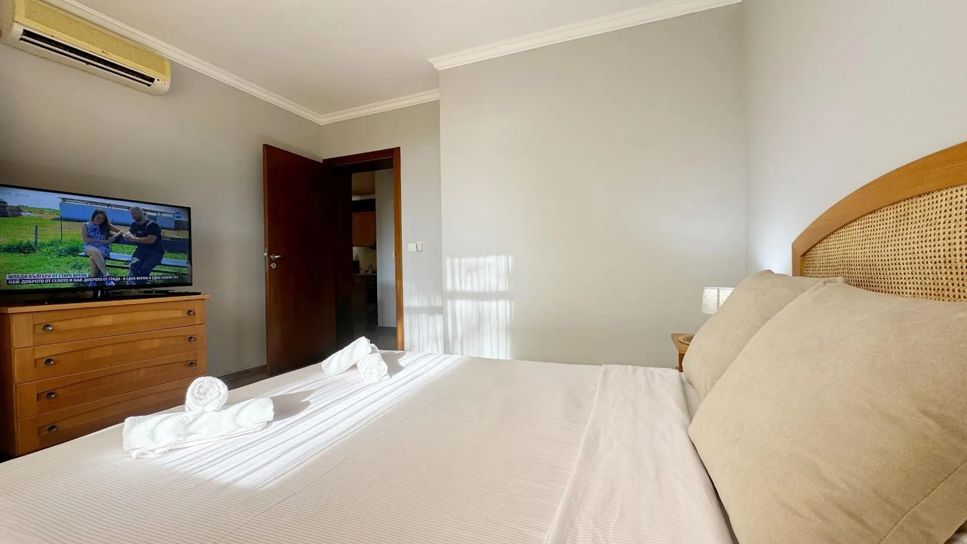 Stunning 2-Bed Apartment In Sozopol Bulgaria