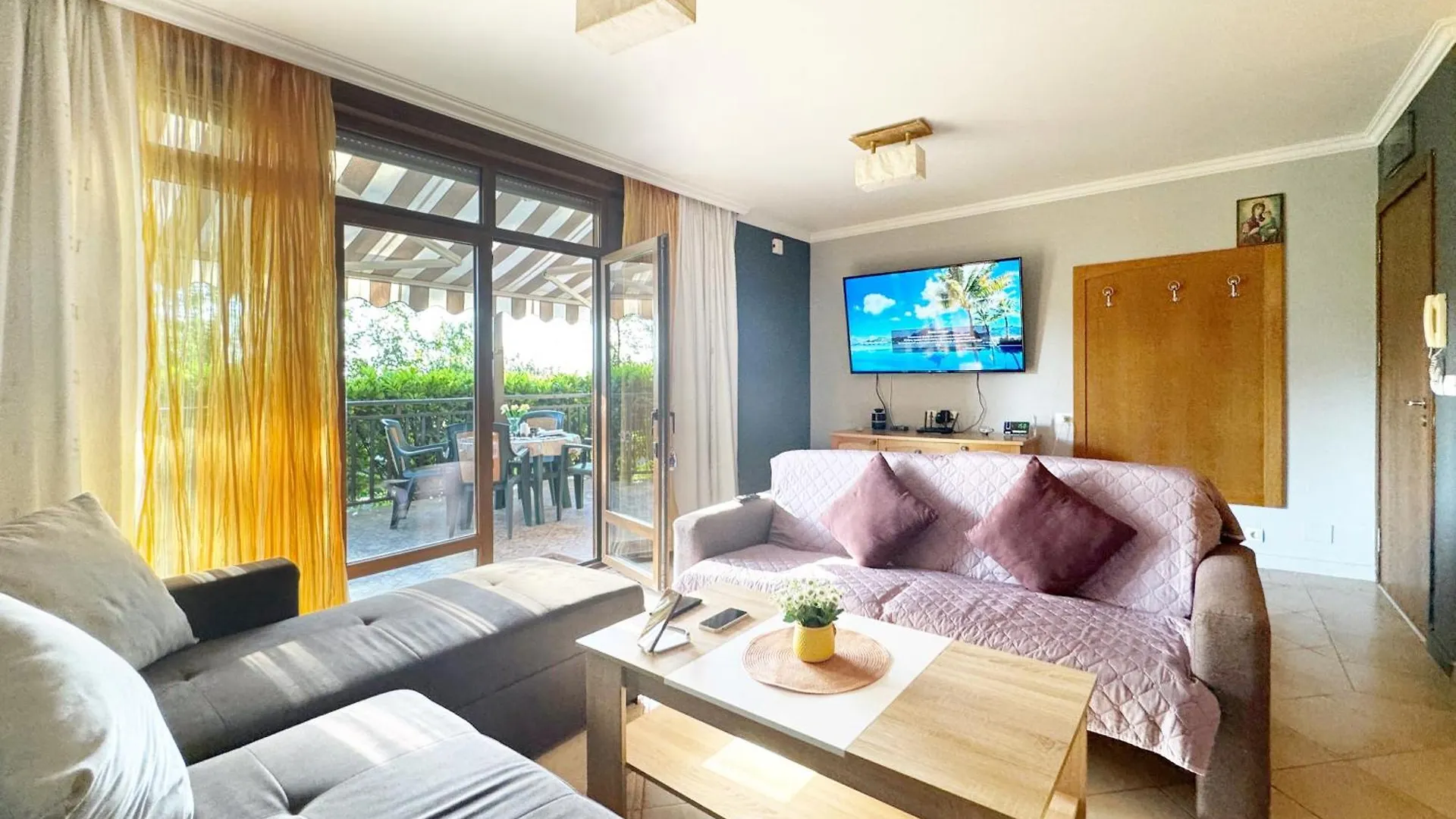 Stunning 2-Bed Apartment In Sozopol
